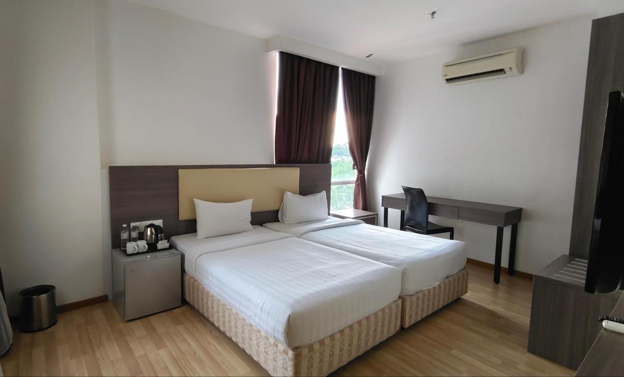 Metrasquare Hotel 3*